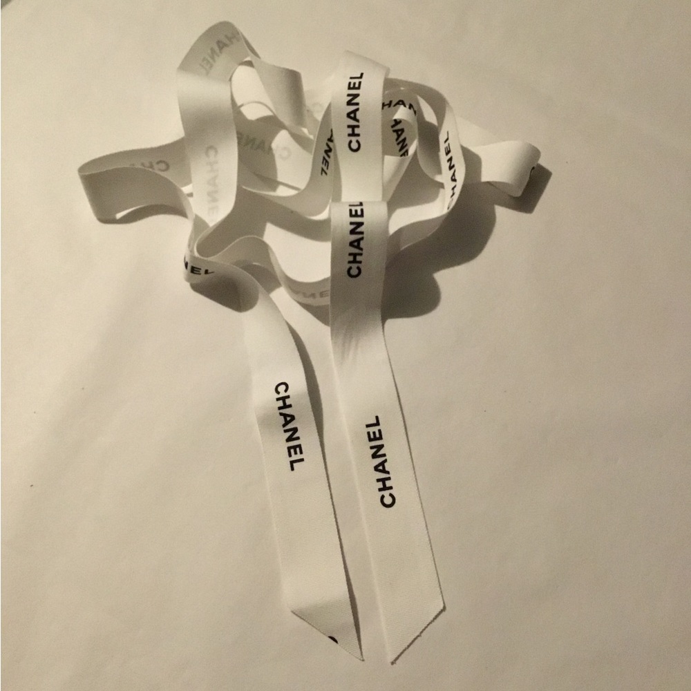 CHANEL - Picture 7 of 8